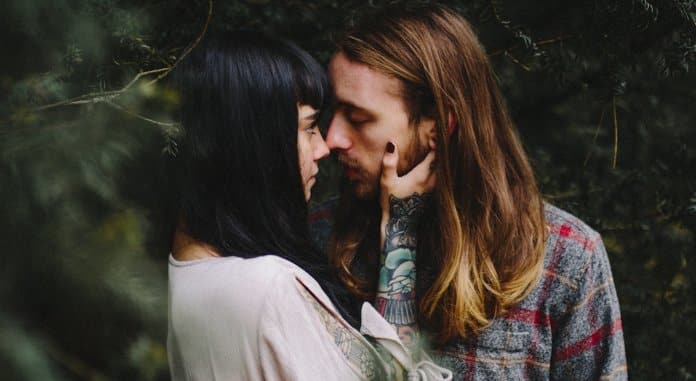 para-mulheres-que-dormem-com-homens-que-tem-namorada