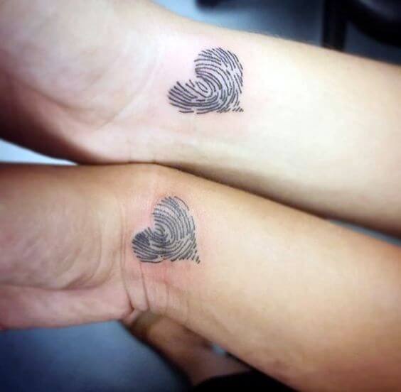 sabiaspalavras.com - 20 ideias de tatuagens para fazeres com a tua melhor amiga