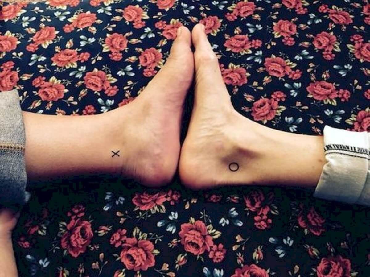 sabiaspalavras.com - 20 ideias de tatuagens para fazeres com a tua melhor amiga