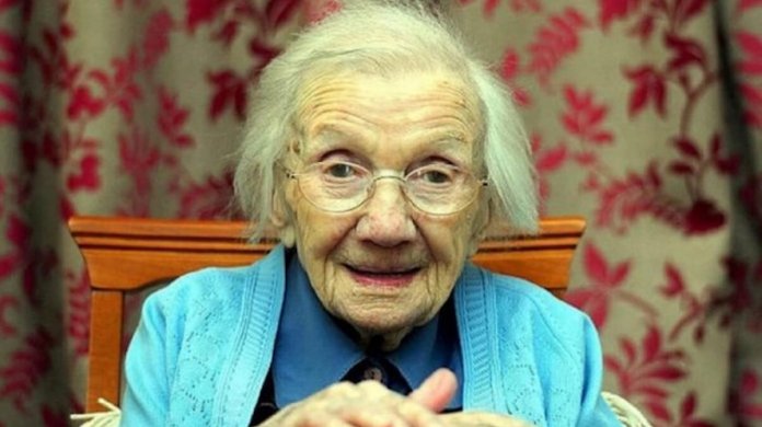 Idosa com 109 anos afirma que o segredo para uma vida longa é evitar os homens