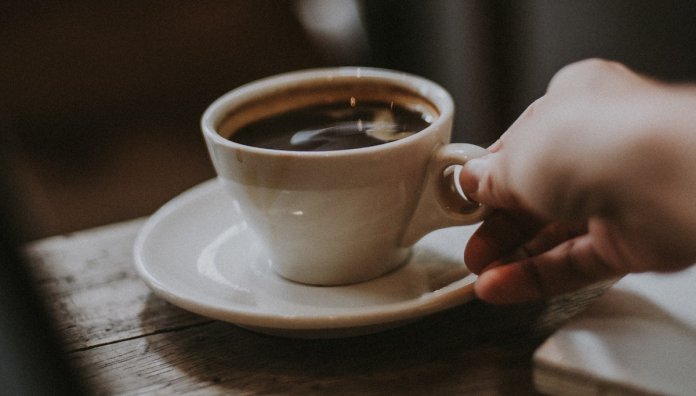 4 benefícios de beberes café todos os dias