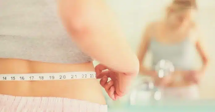 8-exercicios-faceis-que-te-vao-ajudar-a-eliminar-a-gordura-abdominal-lateral1 8 exercícios fáceis que te vão ajudar a eliminar a gordura abdominal lateral