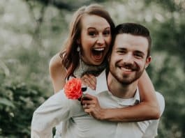 8 sinais de que casaste com o(a) teu(tua) melhor amigo(a)