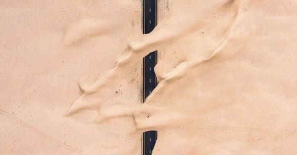 deserto-esta-apoderar-se-de-dubai-e-abu-dhabi-e-as-fotos-sao-absolutamente-fantasticas21