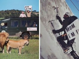 Homem viaja pelo Mundo com cartaz hilariante para que a mãe saiba que ele está bem