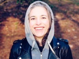 Eu não sei me comportar de acordo com a minha idade. Eu nunca tive essa idade antes