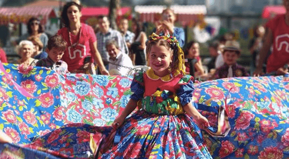 sabiaspalavras.com - Escola adapta festa junina para que aluna em cadeira de rodas possa participar