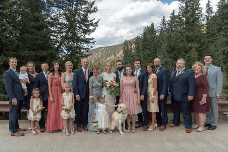sabiaspalavras.com - Cachorro torna-se no centro das aten&ccedil;&otilde;es em casamento dos donos