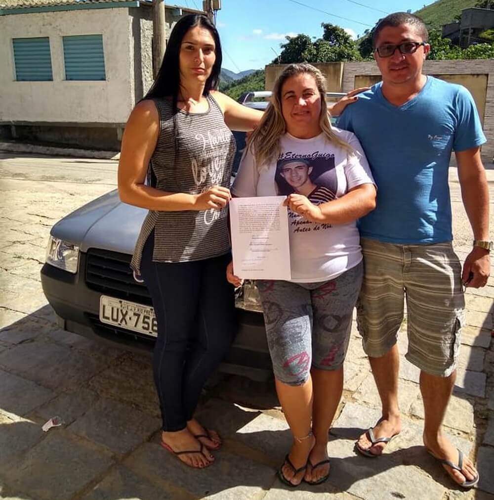 sabiaspalavras.com - Mulher ganha carro em rifa, mas devolve-o para ajudar menino que precisava de cirurgia