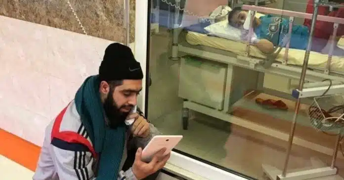 professor-visita-aluno-com-cancro-no-hospital-todos-os-dias-para-lhe-ensinar-a-materia Professor visita aluno com cancro no hospital todos os dias para lhe ensinar a matéria