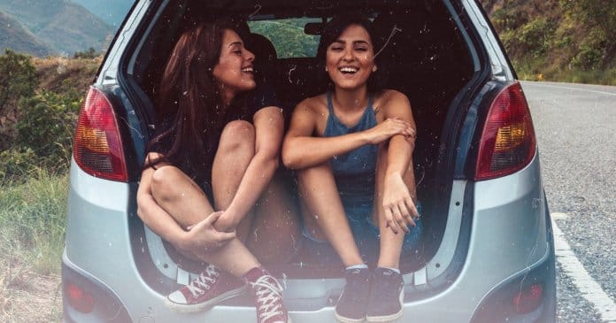 uma-irma-e-mais-do-que-uma-amiga-e-a-metade-de-nosso-coracao Uma irmã é mais do que uma amiga, é a metade de nosso coração