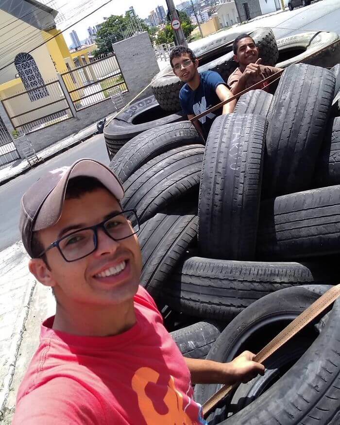 sabiaspalavras.com - Artista brasileiro transforma pneus velhos em adoráveis camas para animais