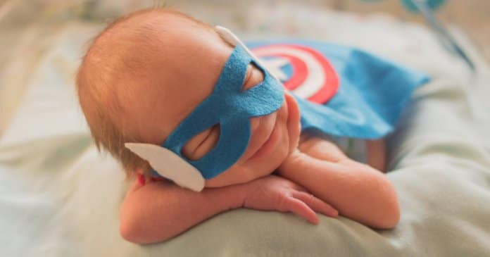 Hospital surpreende pais ao fantasiar os bebés da UTI Neonatal para o Carnaval