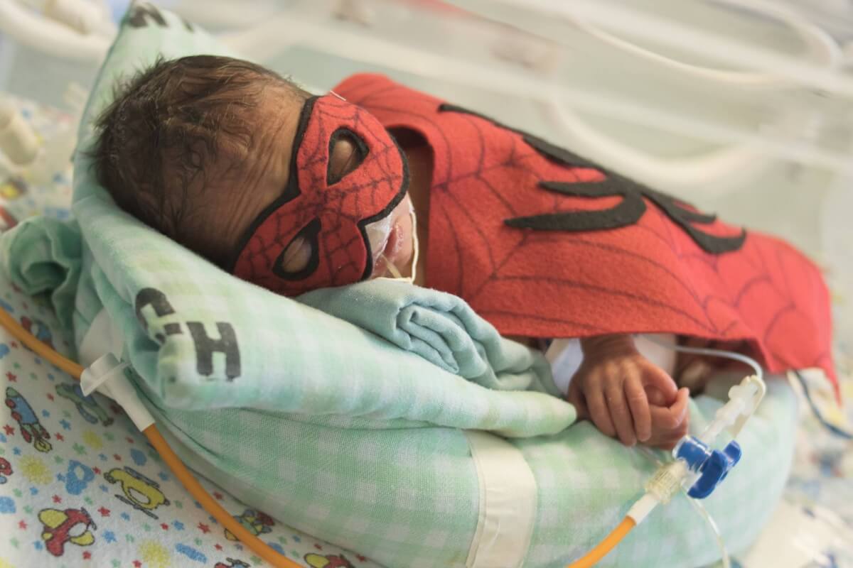 sabiaspalavras.com - Hospital surpreende pais ao fantasiar os bebés da UTI Neonatal para o Carnaval