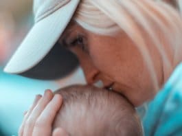 Relato sobre uma mãe capaz de fazer tudo por um filho emociona internautas