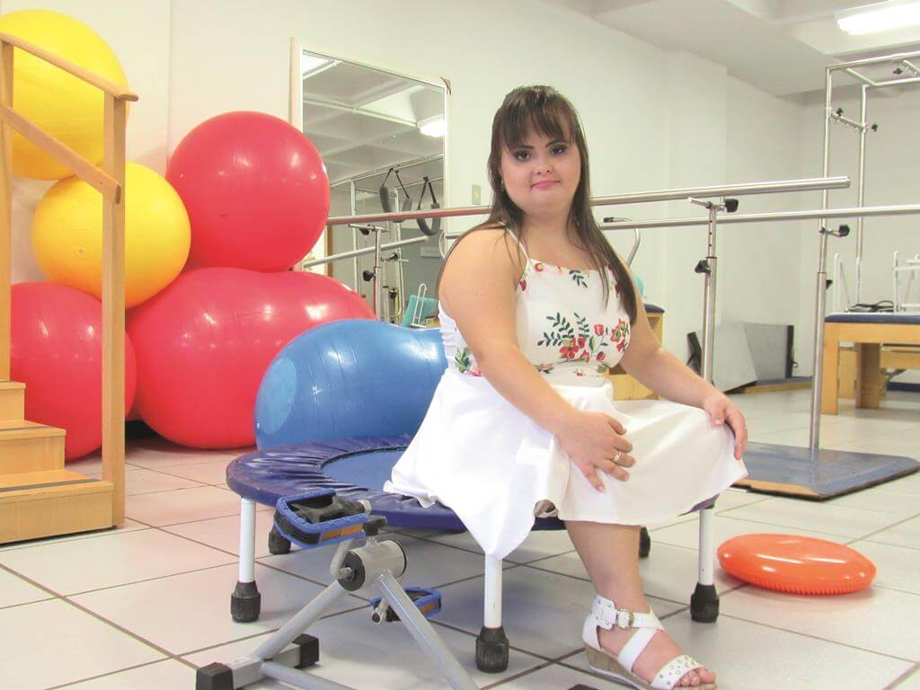 sabiaspalavras.com - Jovem brasileira com Síndrome de Down forma-se em fisioterapia