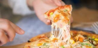 Nutricionista afirma que pizza ao café da manhã é mais saudável que a maioria dos cereais