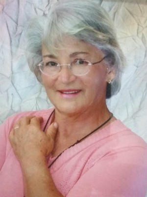 sabiaspalavras.com - Professora aposentada dá aulas gratuitas em casa a adultos analfabetos