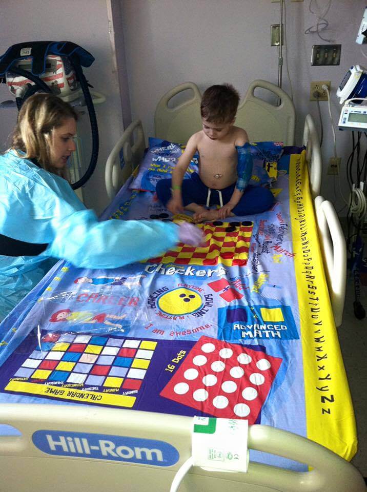 sabiaspalavras.com - Crianças hospitalizadas já se podem distrair com lençóis feitos com jogos