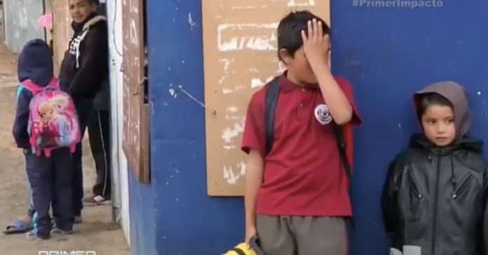 Menino de 11 anos cria irmãos mais novos completamente sozinho