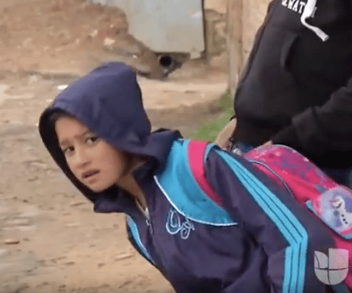 sabiaspalavras.com - Menino de 11 anos cria irm&atilde;os mais novos completamente sozinho