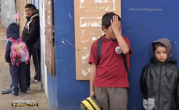 sabiaspalavras.com - Menino de 11 anos cria irm&atilde;os mais novos completamente sozinho