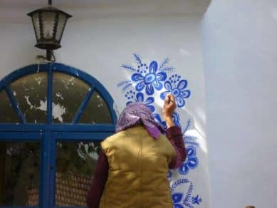 sabiaspalavras.com - Avó de 90 anos transforma pequena vila em galeria de obras de arte