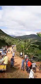 Comunidade se junta para ajudar a cultivar terra de produtor com filhas doentes sabiaspalavras.com - Comunidade se junta para ajudar a cultivar terra de produtor com filhas doentes