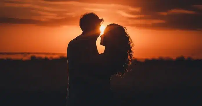 amor-bonito-e-aquele-que-chega-do-nada-e-muda-tudo Amor bonito é aquele que chega do nada e muda tudo!