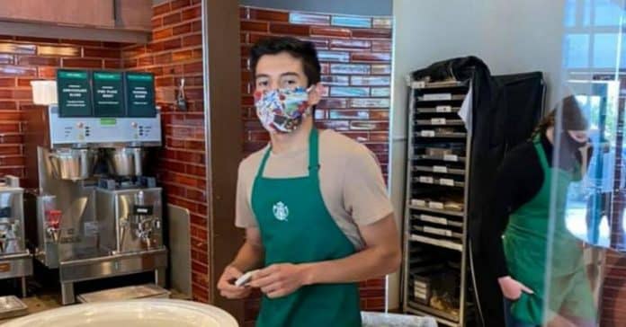 Funcionário da Starbucks recebe R$ 565 mil em gorjetas após recusar atender cliente sem máscara