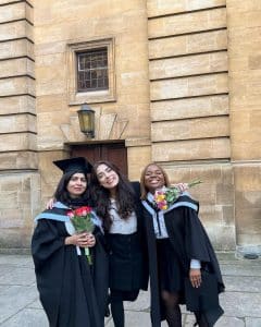 sabiaspalavras.com - Paquistanesa perseguida após protesto pela educação das mulheres se forma em Oxford