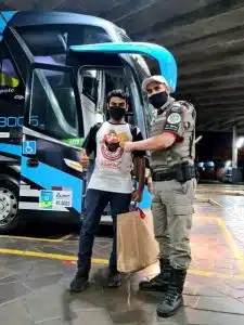 Jovem viajou 1.000 km para encontrar "namorada virtual" e ela não apareceu sabiaspalavras.com - Jovem viajou 1.000 km para encontrar "namorada virtual" e ela não apareceu