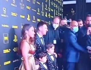 sabiaspalavras.com - Messi recusou que sua esposa fosse tirada das fotos depois de ganhar a Bola de Ouro