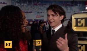 sabiaspalavras.com - Tom Holland interrompeu entrevista apenas para poder olhar para Zendaya. Totalmente apaixonado