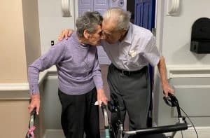 sabiaspalavras.com - Casal mais antigo do Reino Unido, com 102 e 100 anos, celebra 81 anos de casamento