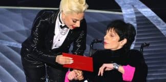 “Ela a tratou com dignidade”: Lady Gaga é aplaudida de pé por ajudar Liza Minnelli a apresentar o Oscar