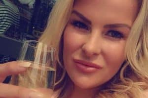 sabiaspalavras.com - Mulher bêbada pede Uber de R$ 30 mil para guerrear na Ucrânia