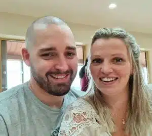 Mãe come apenas uma vez por dia para poder alimentar os três filhos sabiaspalavras.com - Mãe come apenas uma vez por dia para poder alimentar os três filhos