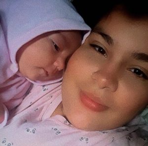 sabiaspalavras.com - Sem saber que estava grávida, jovem dá à luz em casa e não consegue registrar o bebê