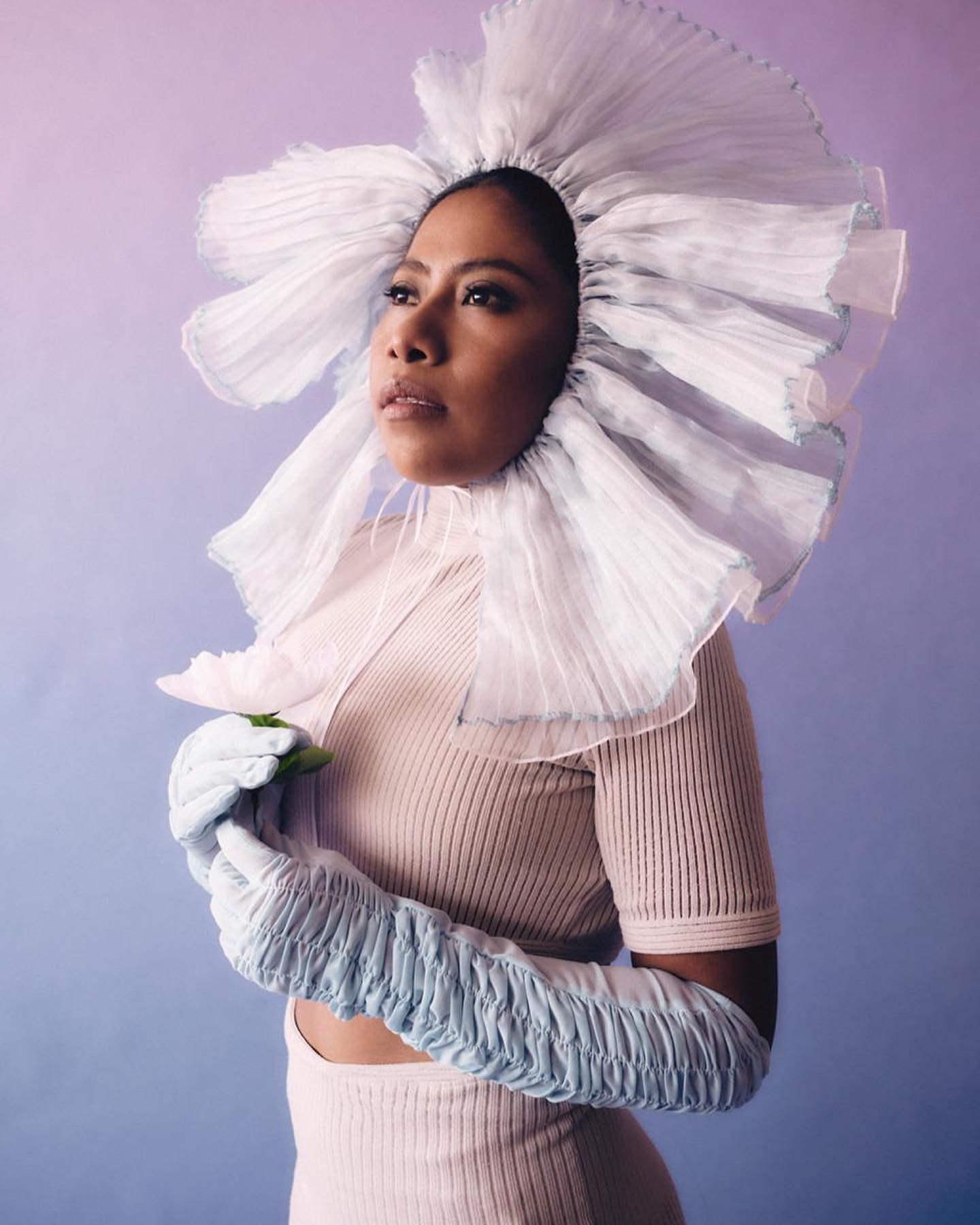 sabiaspalavras.com - Atriz indígena Yalitza Aparicio esbanja estilo em colaboração com a Dior: “Me sinto orgulhosa de ser indígena”