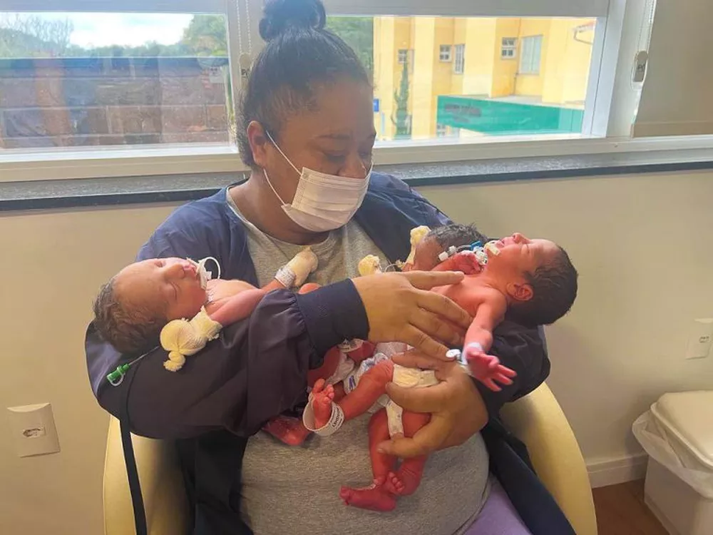 sabiaspalavras.com - Mãe dá à luz trigêmeos 10 meses após ter gêmeos