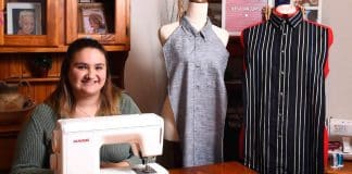 Enfermeira amável cria babadores adultos que parecem camisas, restaurando a dignidade dos idosos