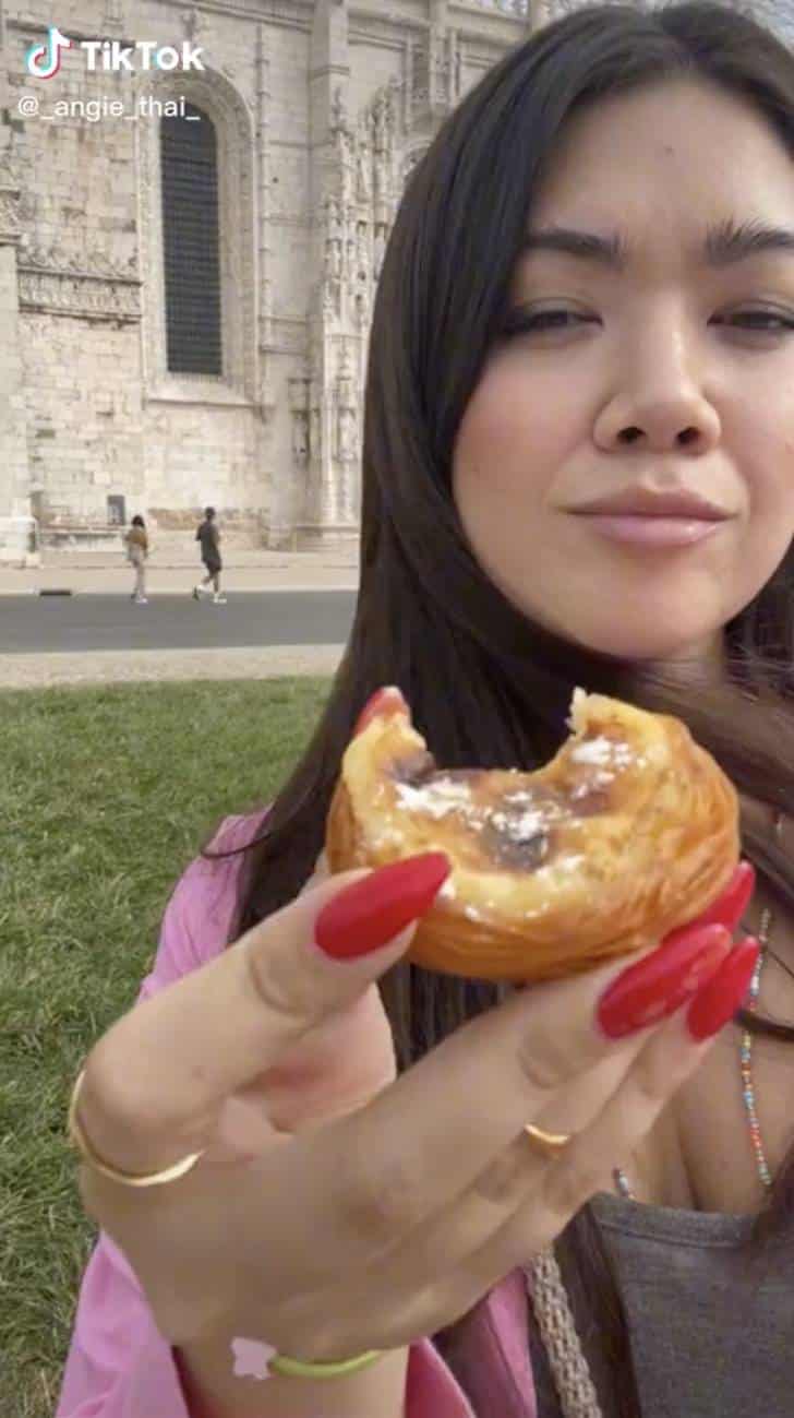 sabiaspalavras.com - Gaivota rouba comida da boca de mulher e ela acha que é um 'sinal de Deus' para perder peso