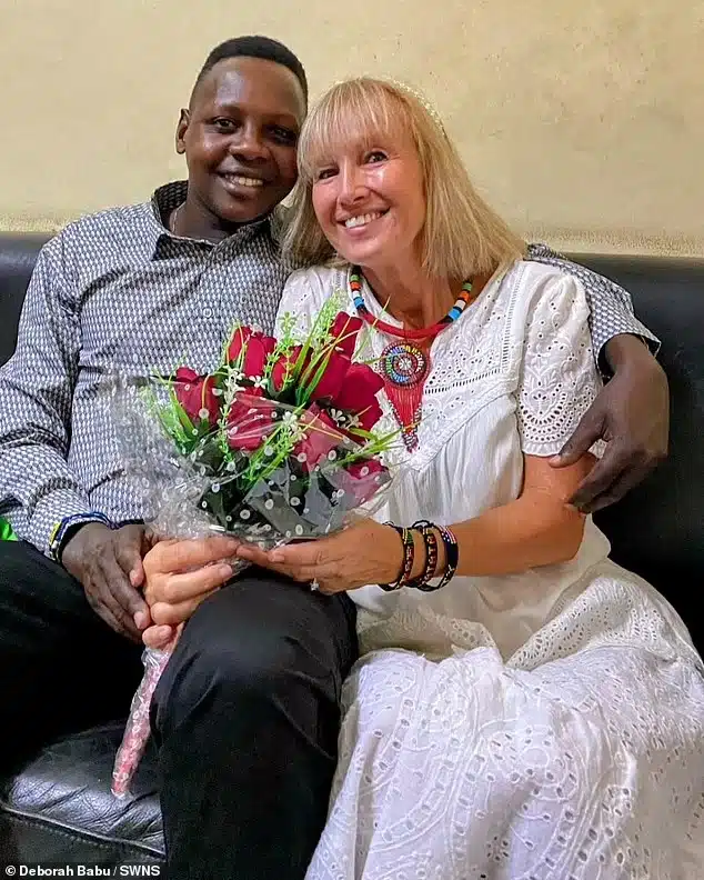 sabiaspalavras.com - Mulher de 60 anos mudou para tribo na Tanzânia para casar com homem 30 anos mais novo