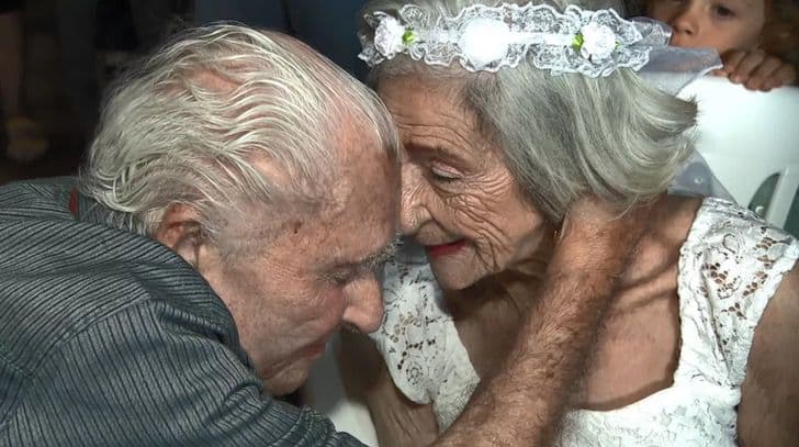 sabiaspalavras.com - Avós voltam a namorar como antigamente e se casam com mais de 90 anos: "Amor puro”