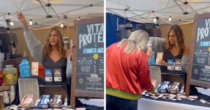 A atriz Jennifer Aniston vende seus produtos em um mercadinho, mostrando humildade