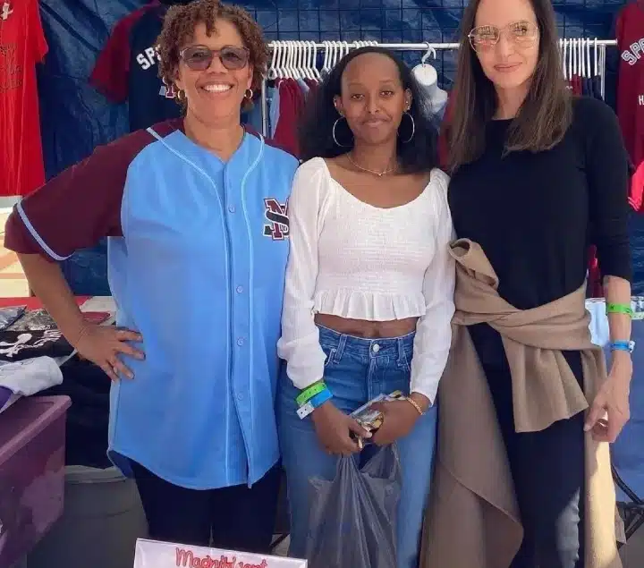 Angelina Jolie ensina os seus filhos a ter uma vida humilde e eles trabalham para viver sabiaspalavras.com - Angelina Jolie ensina os seus filhos a ter uma vida humilde e eles trabalham para viver