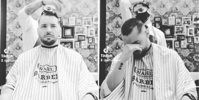 Barbeiro raspa seu cabelo em solidariedade a cliente