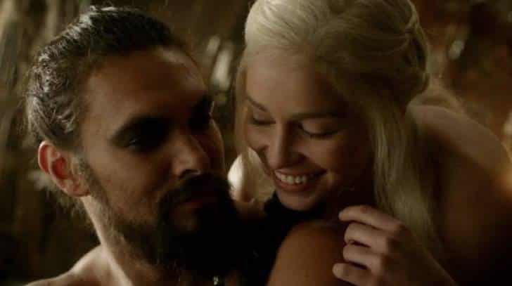 sabiaspalavras.com - Emilia Clarke confessou que chorou com Jason Momoa antes de fortes cenas em 'Game of Thrones'