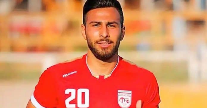 Jogador de futebol iraniano é salvo da pena de morte